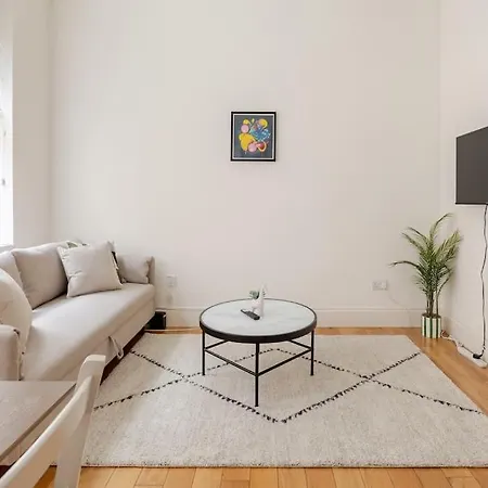 Beautiful 1 Bed Flat 2 Minute Walk To Camden Station Apartment